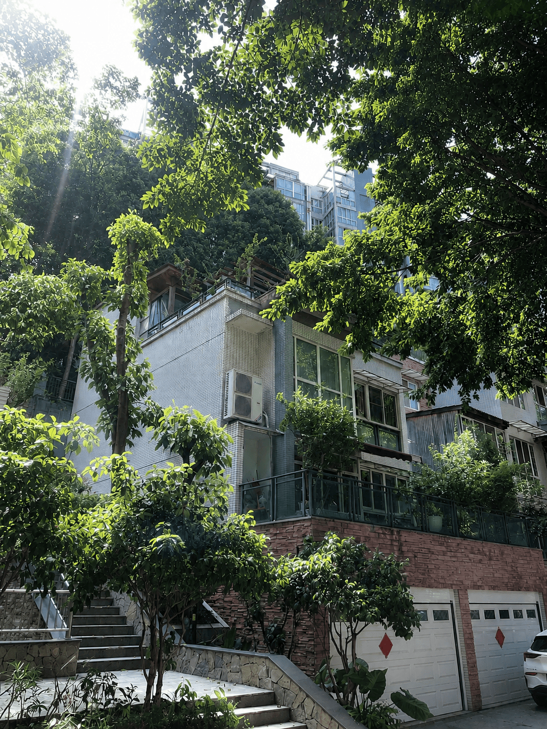 酉阳岛居岁月从容升级：小小岛老别墅加装蒂升悦行款电梯